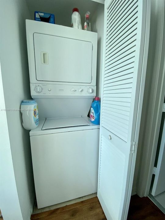 Recently Rented: $4,150 (2 beds, 2 baths, 986 Square Feet)