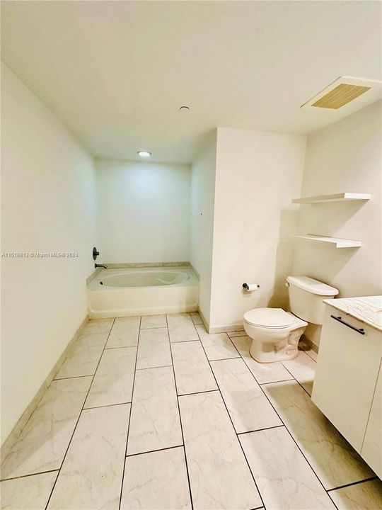 Recently Rented: $4,150 (2 beds, 2 baths, 986 Square Feet)