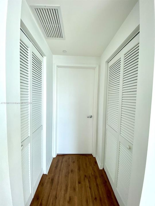 Recently Rented: $4,150 (2 beds, 2 baths, 986 Square Feet)