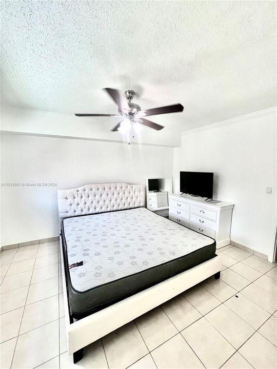 For Sale: $199,000 (2 beds, 2 baths, 870 Square Feet)