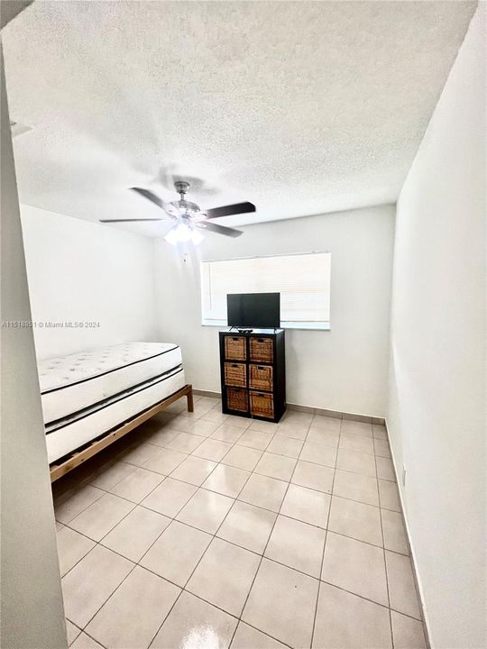 For Sale: $199,000 (2 beds, 2 baths, 870 Square Feet)