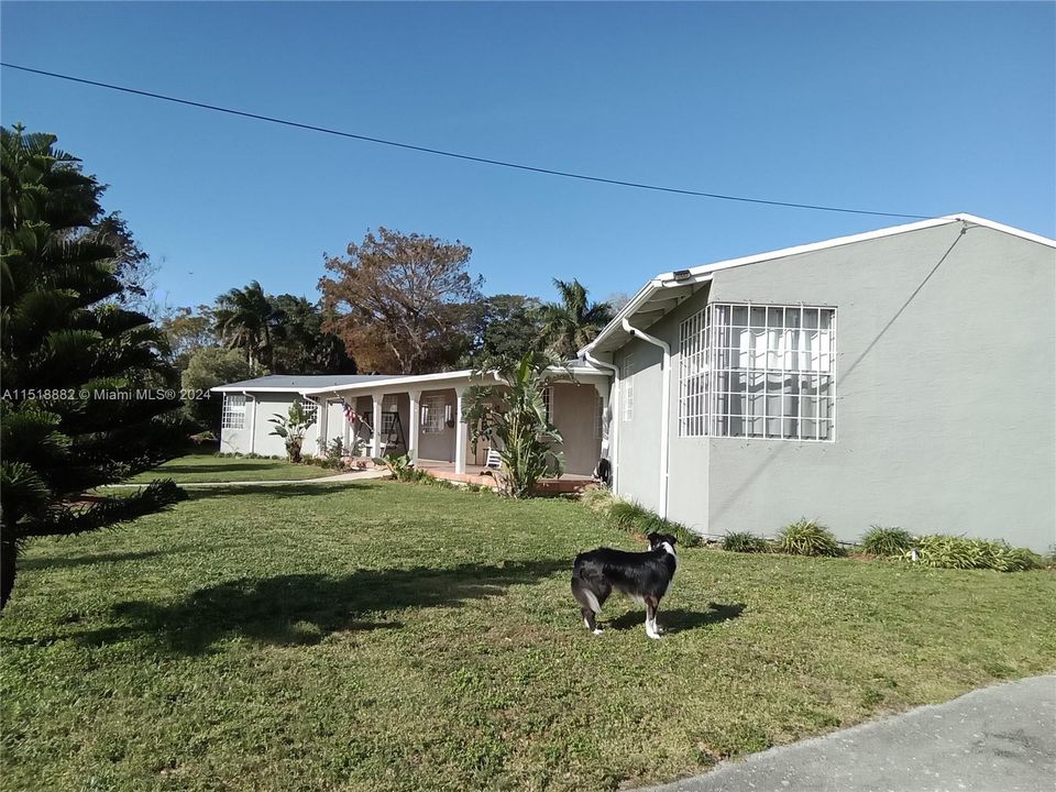 Active With Contract: $472,000 (4 beds, 2 baths, 2915 Square Feet)