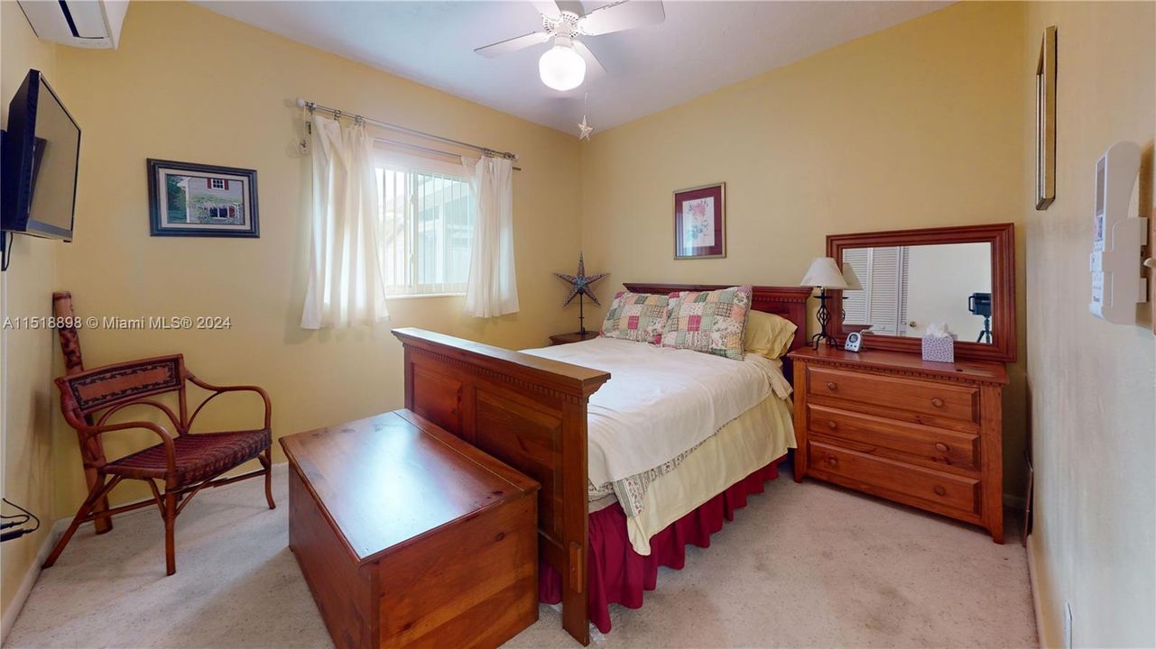 Recently Sold: $600,000 (4 beds, 2 baths, 1656 Square Feet)