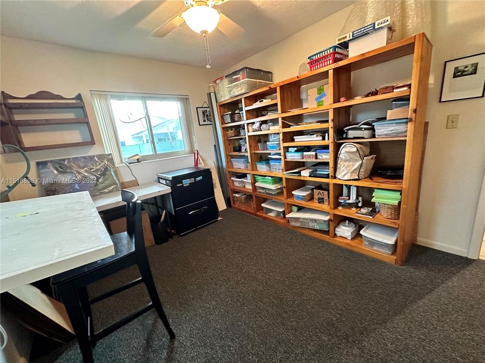 Recently Sold: $600,000 (4 beds, 2 baths, 1656 Square Feet)