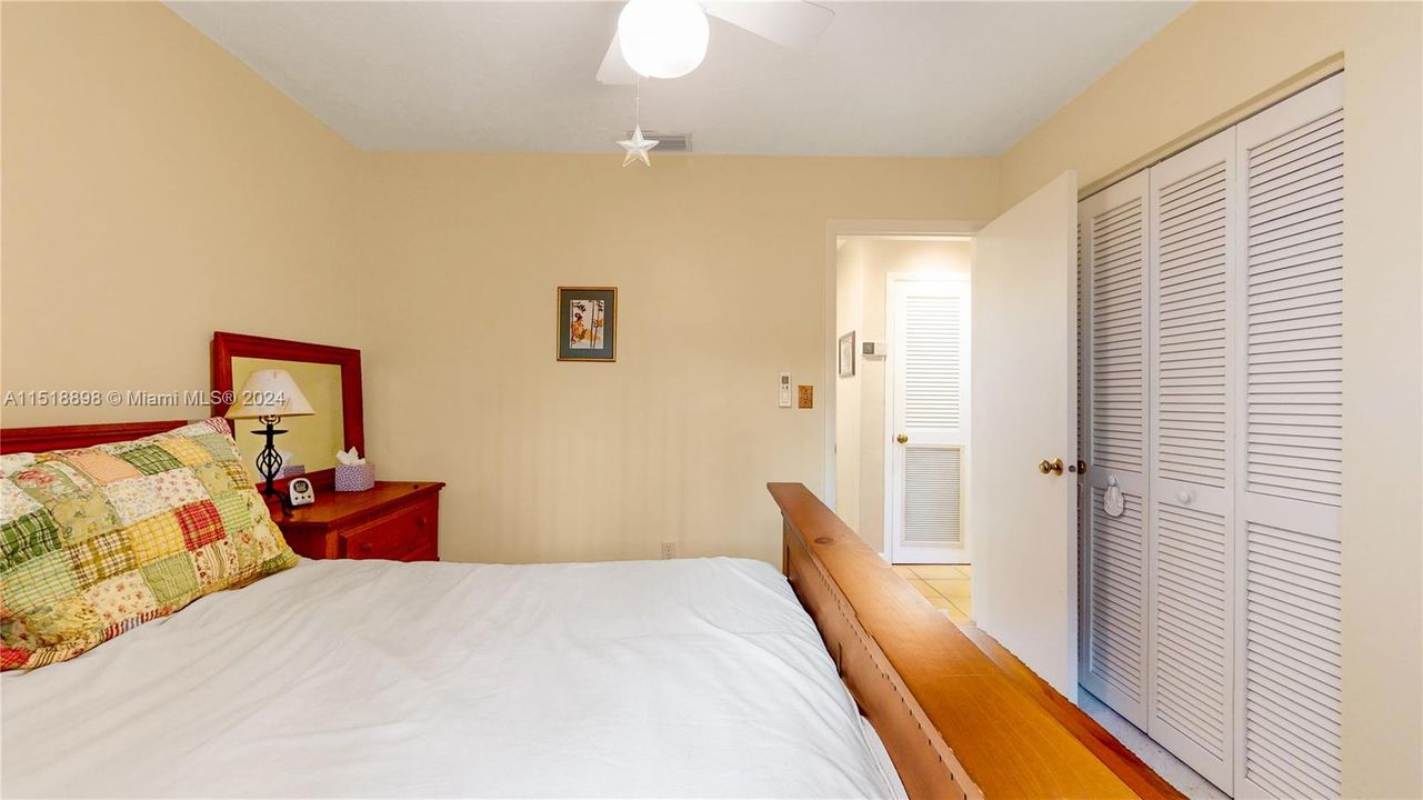 Recently Sold: $600,000 (4 beds, 2 baths, 1656 Square Feet)