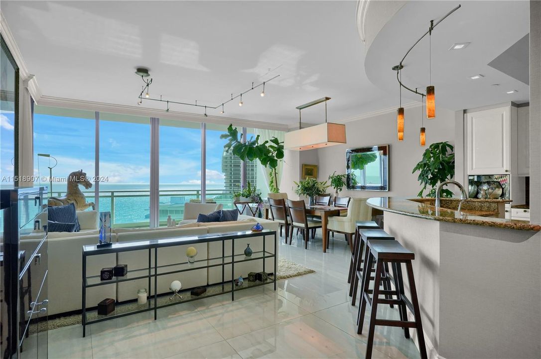 Active With Contract: $3,795,000 (2 beds, 3 baths, 2221 Square Feet)