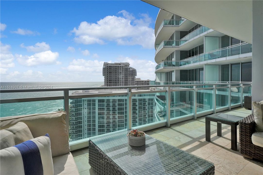Active With Contract: $3,795,000 (2 beds, 3 baths, 2221 Square Feet)