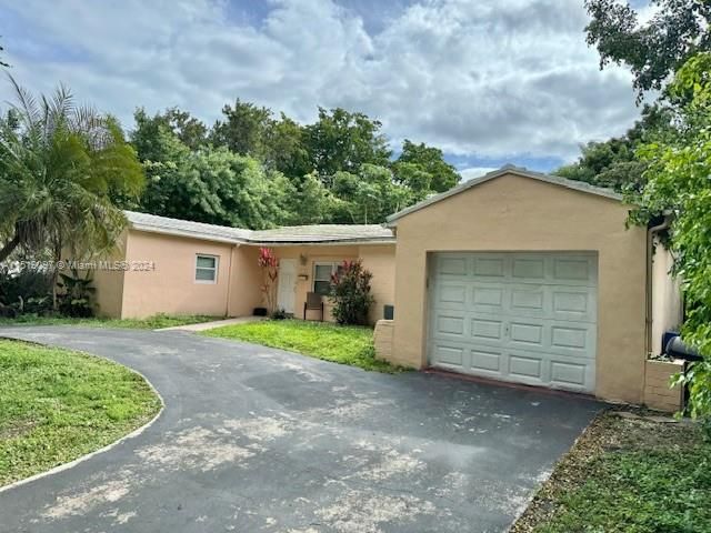 Recently Sold: $874,888 (3 beds, 2 baths, 1828 Square Feet)