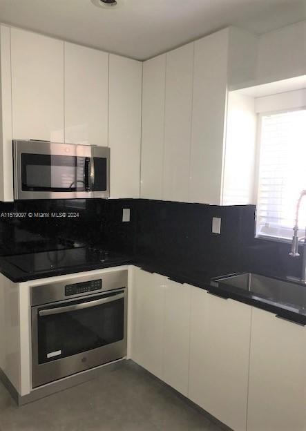 Recently Sold: $874,888 (3 beds, 2 baths, 1828 Square Feet)