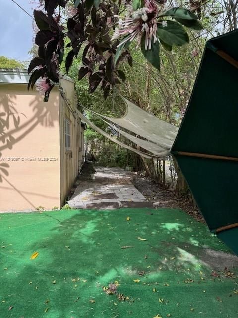 Recently Sold: $874,888 (3 beds, 2 baths, 1828 Square Feet)