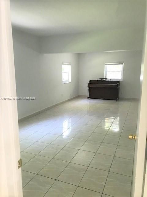 Recently Sold: $874,888 (3 beds, 2 baths, 1828 Square Feet)