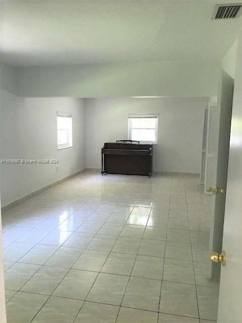 Recently Sold: $874,888 (3 beds, 2 baths, 1828 Square Feet)