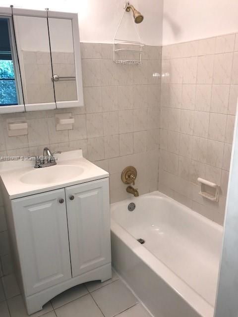 Recently Sold: $874,888 (3 beds, 2 baths, 1828 Square Feet)