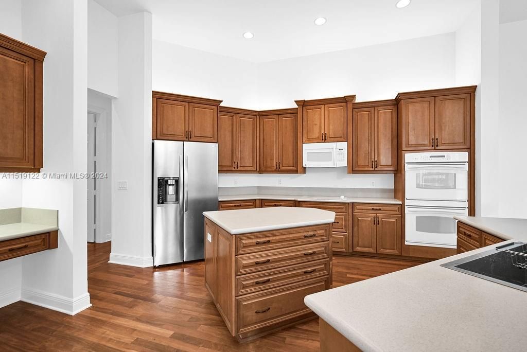 Recently Sold: $1,590,000 (5 beds, 4 baths, 3830 Square Feet)