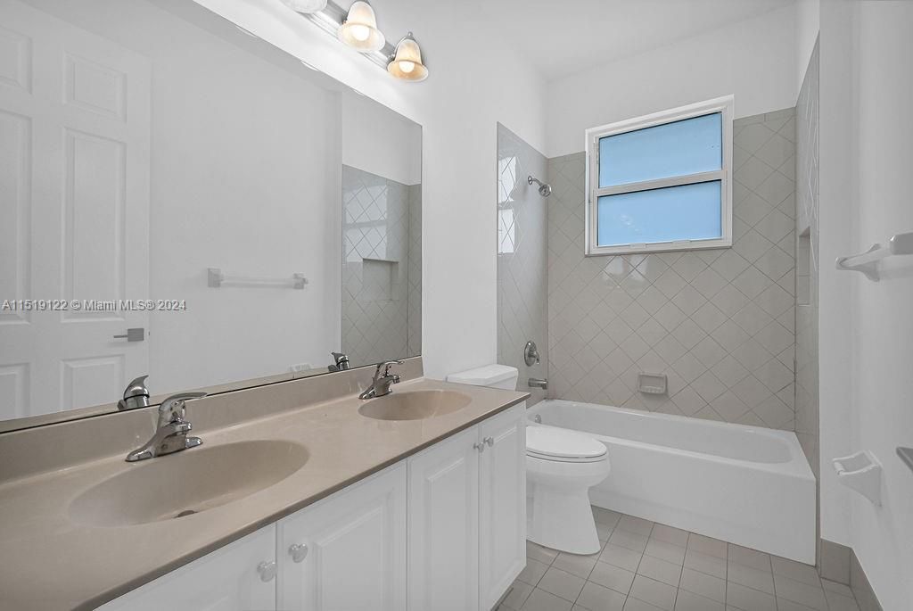 Recently Sold: $1,590,000 (5 beds, 4 baths, 3830 Square Feet)