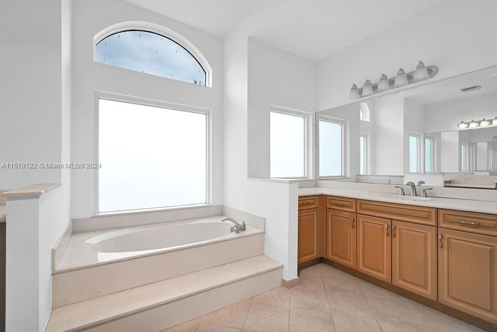 Recently Sold: $1,590,000 (5 beds, 4 baths, 3830 Square Feet)