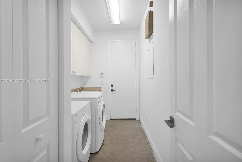 Recently Sold: $1,590,000 (5 beds, 4 baths, 3830 Square Feet)