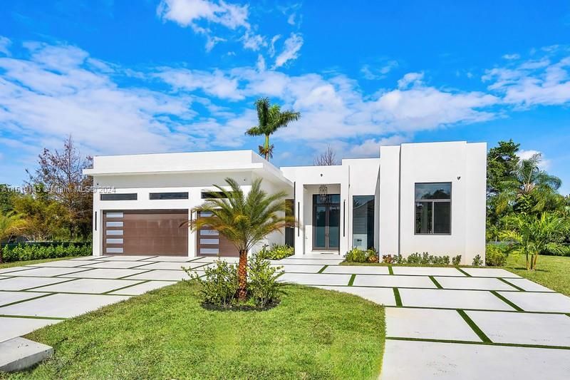 Recently Sold: $1,995,000 (4 beds, 3 baths, 2933 Square Feet)