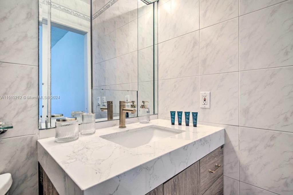 Recently Sold: $699,900 (3 beds, 2 baths, 1675 Square Feet)