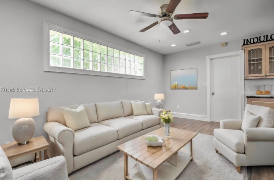 Recently Sold: $699,900 (3 beds, 2 baths, 1675 Square Feet)