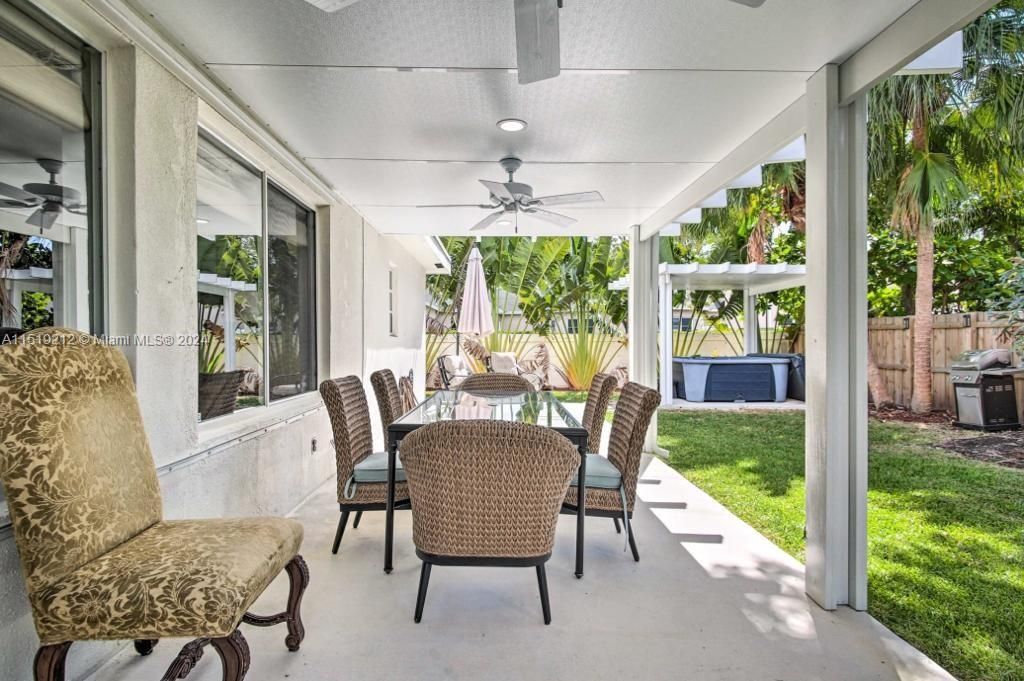 Recently Sold: $699,900 (3 beds, 2 baths, 1675 Square Feet)