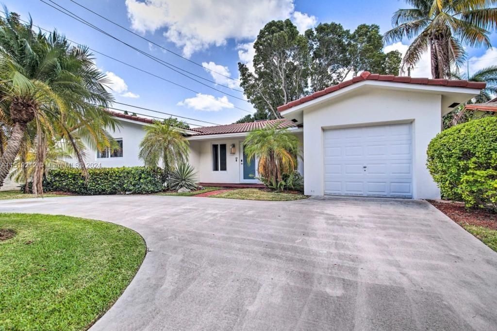 Recently Sold: $699,900 (3 beds, 2 baths, 1675 Square Feet)