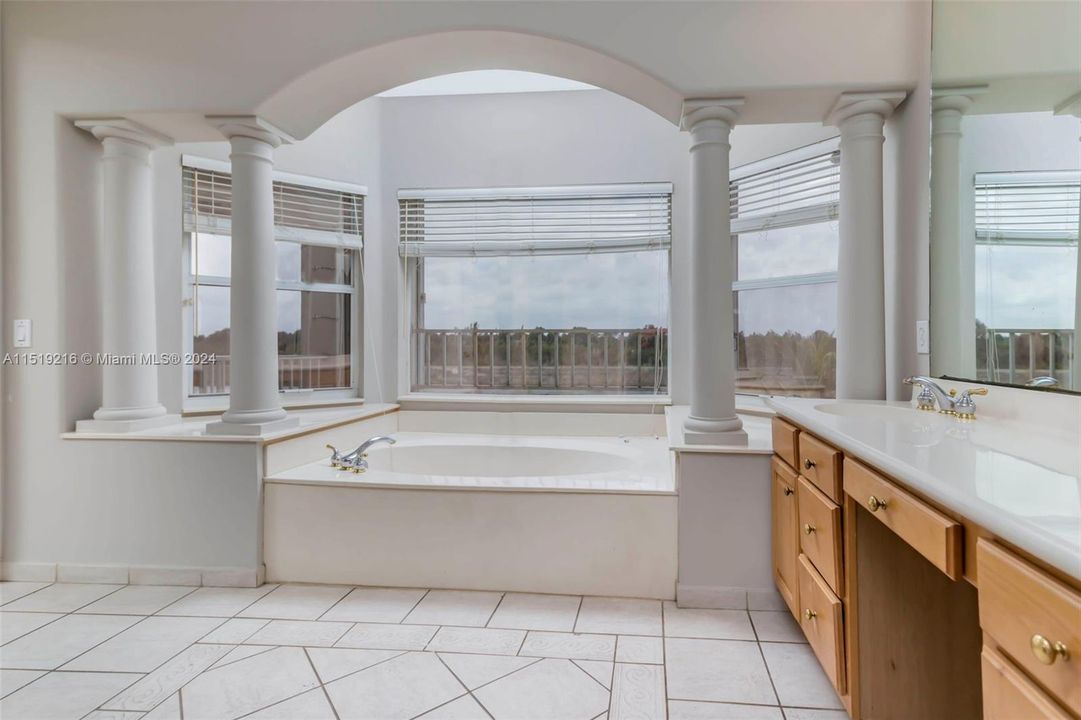 Recently Rented: $5,500 (4 beds, 3 baths, 2973 Square Feet)