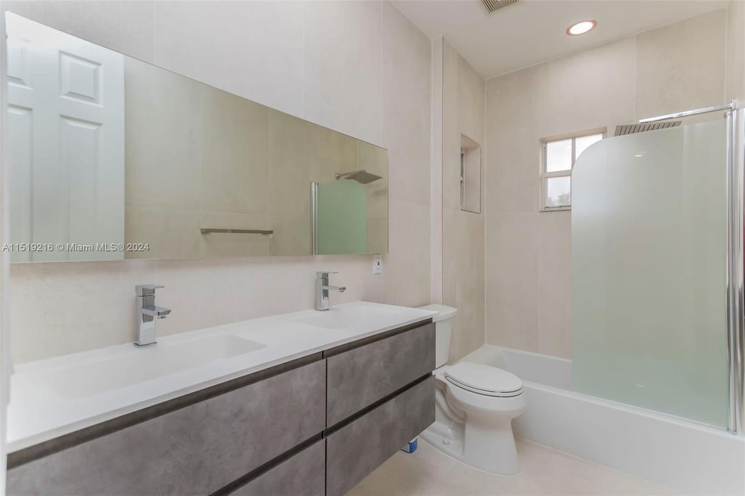 Recently Rented: $5,500 (4 beds, 3 baths, 2973 Square Feet)