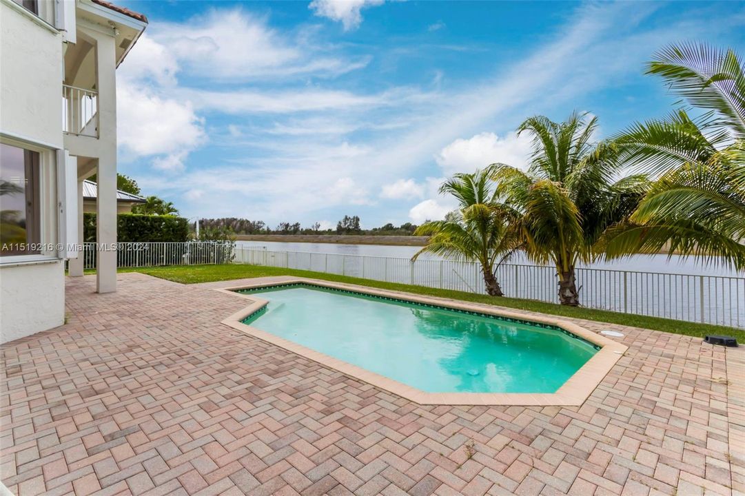 Recently Rented: $5,500 (4 beds, 3 baths, 2973 Square Feet)