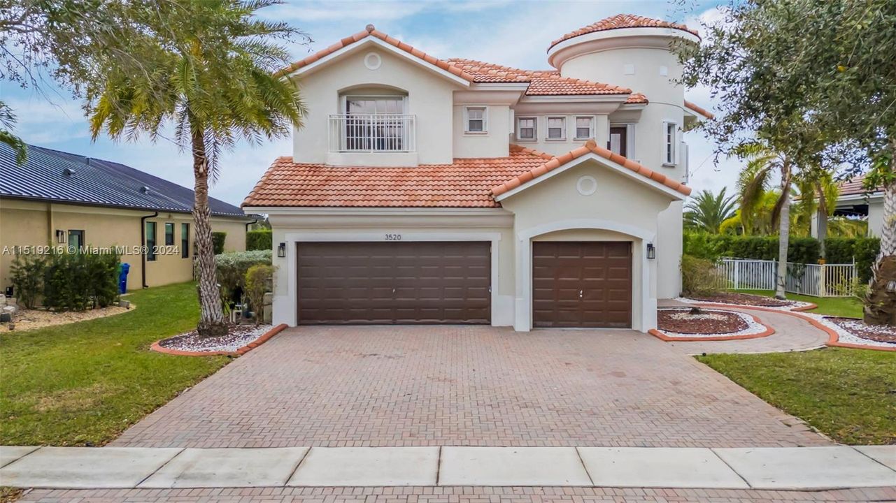 Recently Rented: $5,500 (4 beds, 3 baths, 2973 Square Feet)