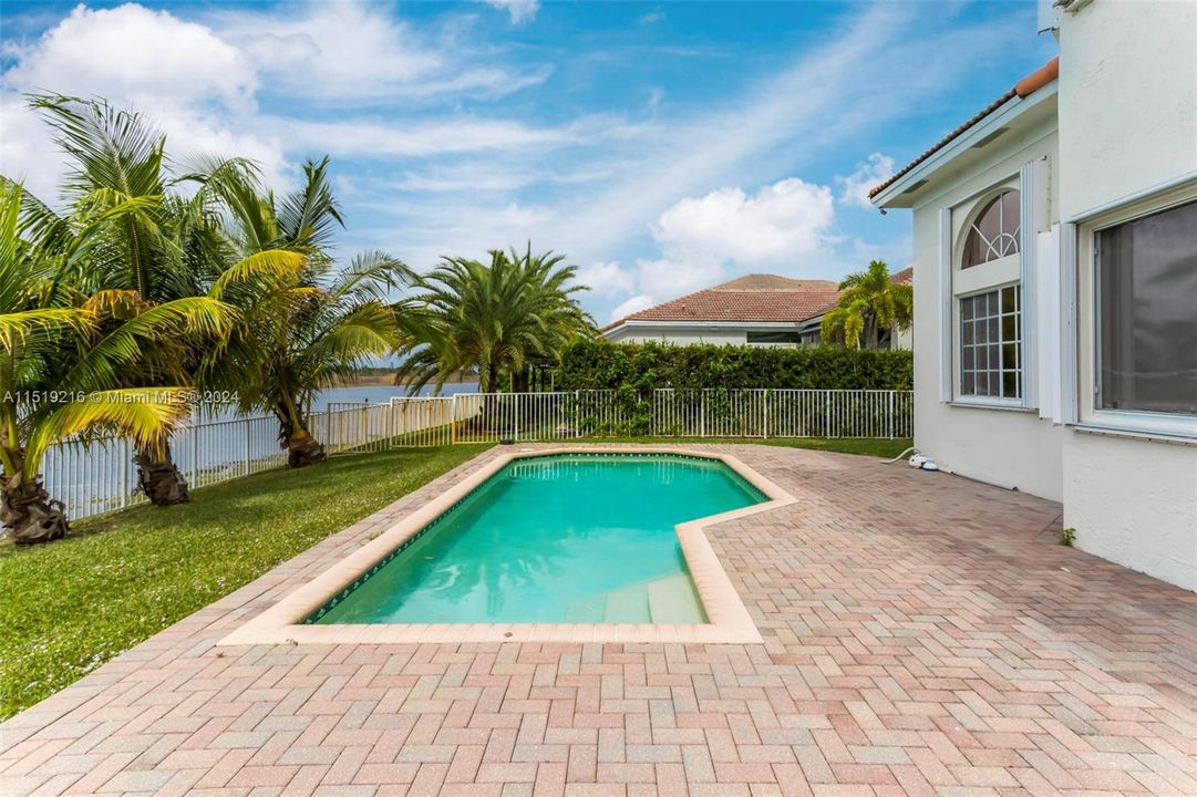 Recently Rented: $5,500 (4 beds, 3 baths, 2973 Square Feet)