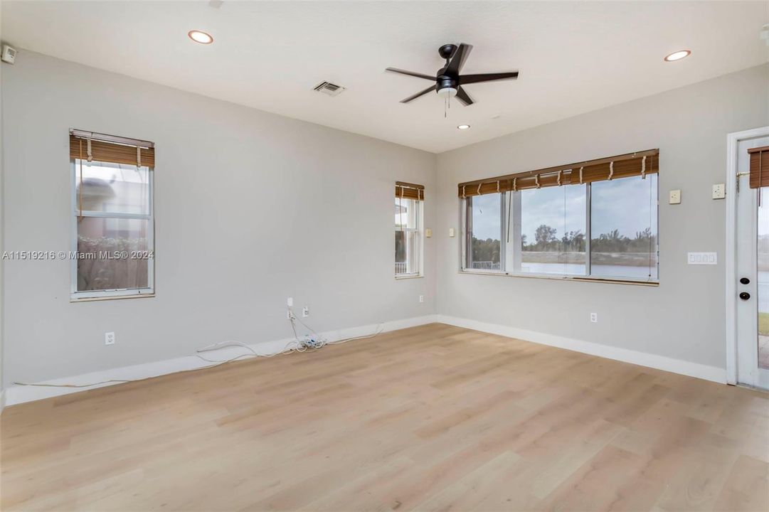 Recently Rented: $5,500 (4 beds, 3 baths, 2973 Square Feet)