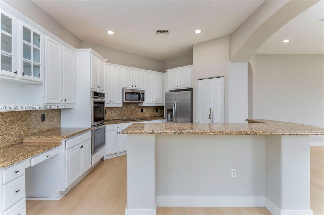 Recently Rented: $5,500 (4 beds, 3 baths, 2973 Square Feet)