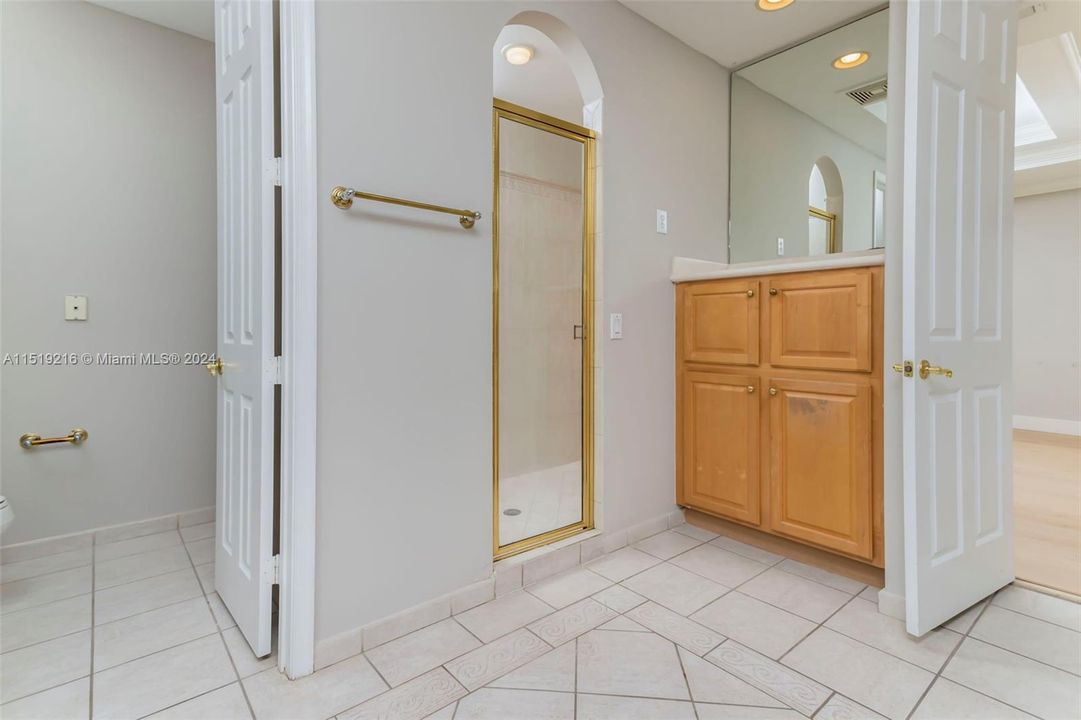 Recently Rented: $5,500 (4 beds, 3 baths, 2973 Square Feet)