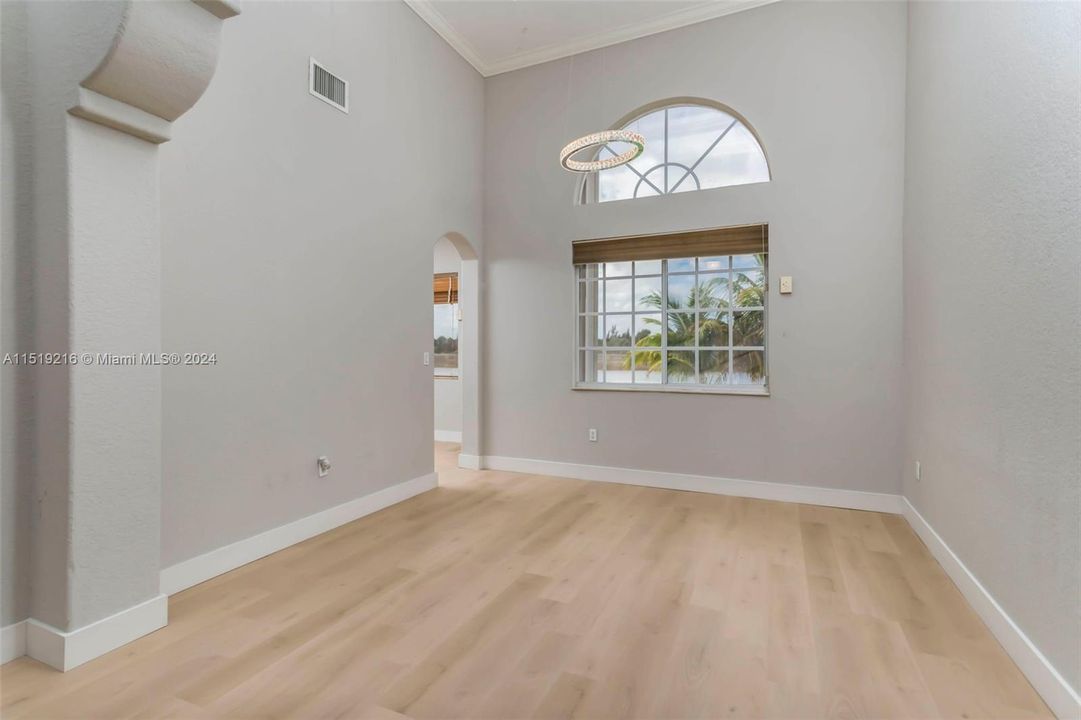 Recently Rented: $5,500 (4 beds, 3 baths, 2973 Square Feet)