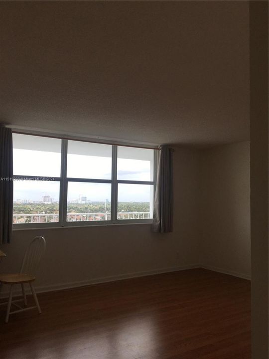 Recently Rented: $2,200 (1 beds, 1 baths, 928 Square Feet)