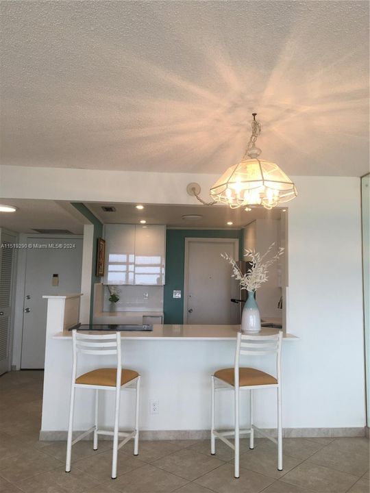 Recently Rented: $2,200 (1 beds, 1 baths, 928 Square Feet)