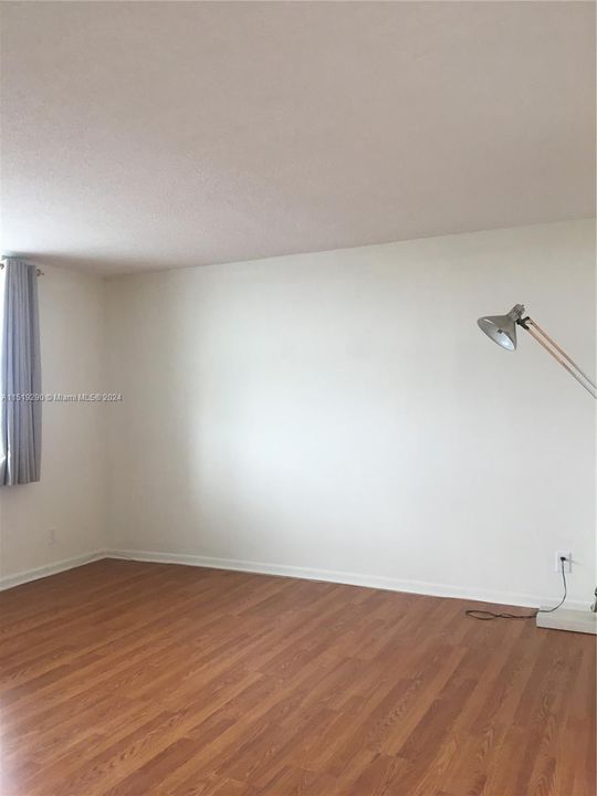 Recently Rented: $2,200 (1 beds, 1 baths, 928 Square Feet)
