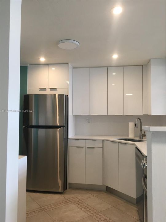 Recently Rented: $2,200 (1 beds, 1 baths, 928 Square Feet)