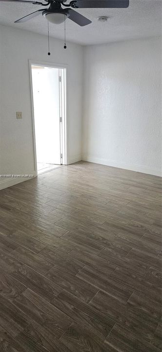 Recently Rented: $1,300 (0 beds, 1 baths, 480 Square Feet)