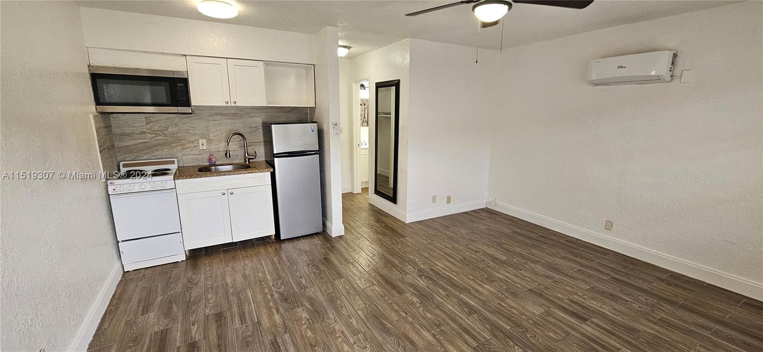 Recently Rented: $1,300 (0 beds, 1 baths, 480 Square Feet)