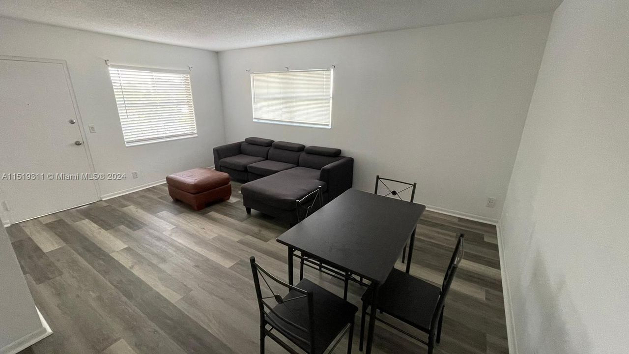 Recently Rented: $1,600 (1 beds, 1 baths, 640 Square Feet)