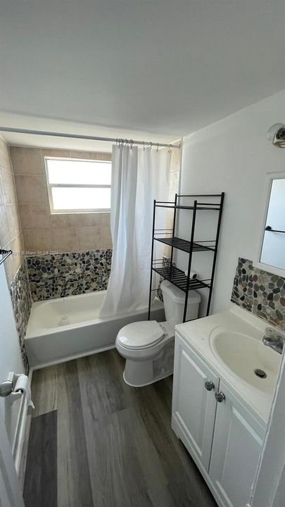 Recently Rented: $1,600 (1 beds, 1 baths, 640 Square Feet)