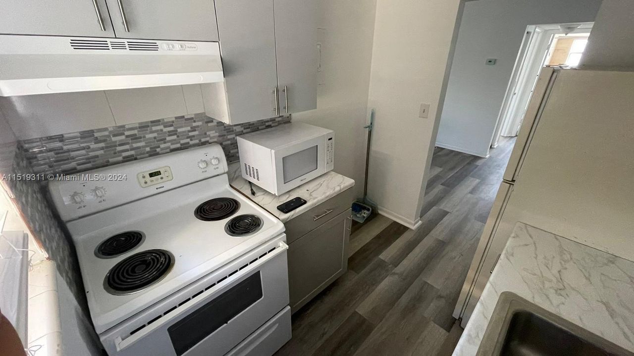 Recently Rented: $1,600 (1 beds, 1 baths, 640 Square Feet)