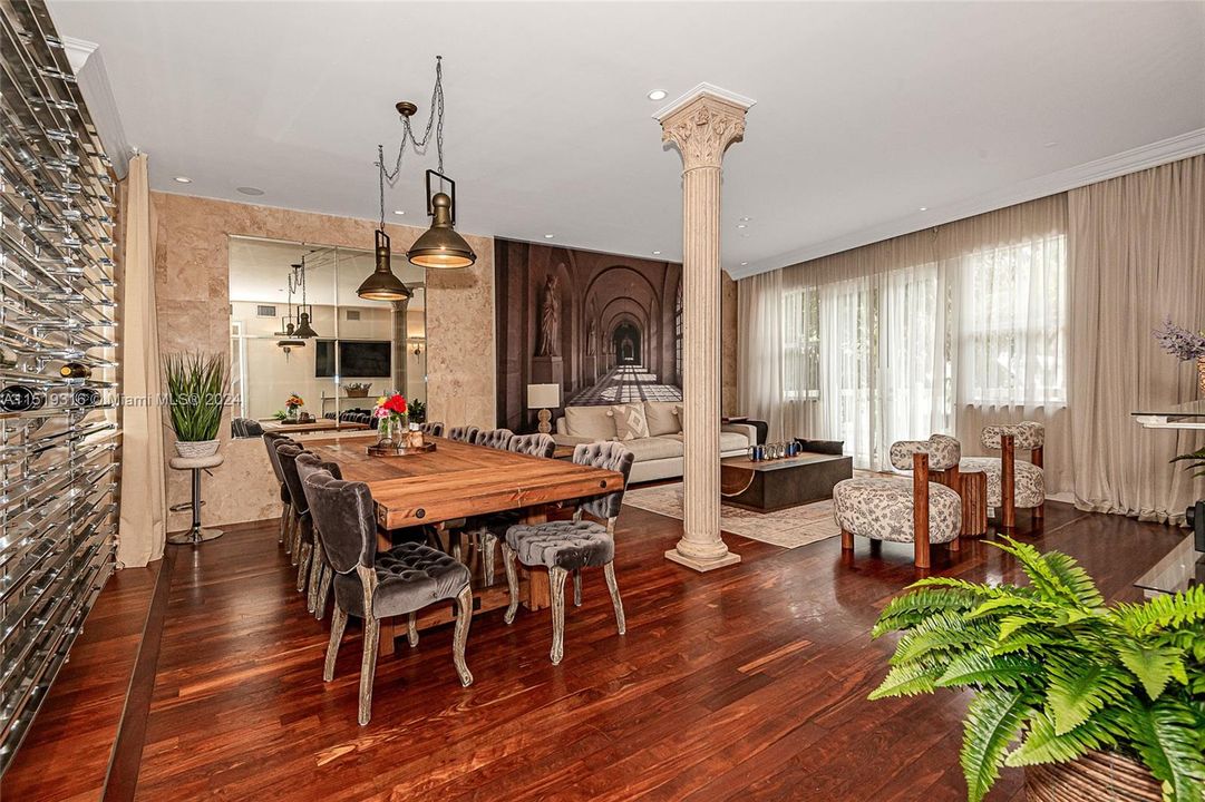 Recently Sold: $1,225,000 (3 beds, 3 baths, 1900 Square Feet)