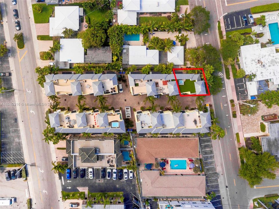 Recently Sold: $1,225,000 (3 beds, 3 baths, 1900 Square Feet)