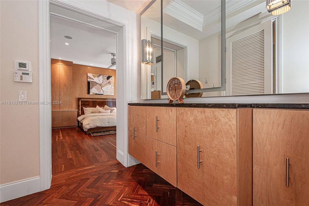 Recently Sold: $1,225,000 (3 beds, 3 baths, 1900 Square Feet)