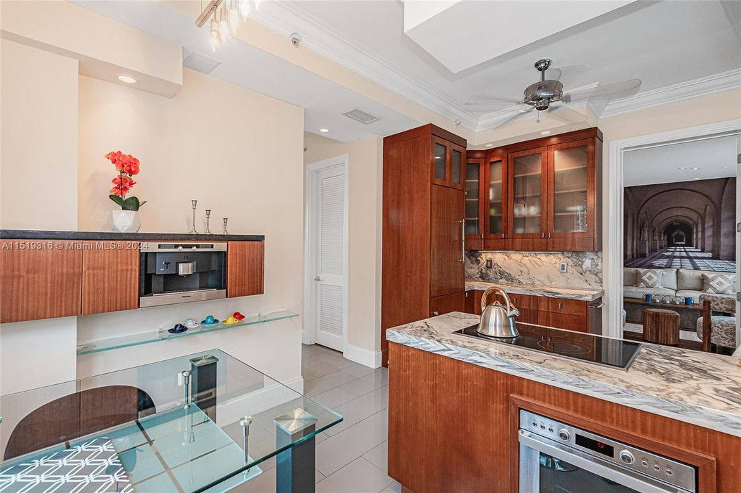 Recently Sold: $1,225,000 (3 beds, 3 baths, 1900 Square Feet)
