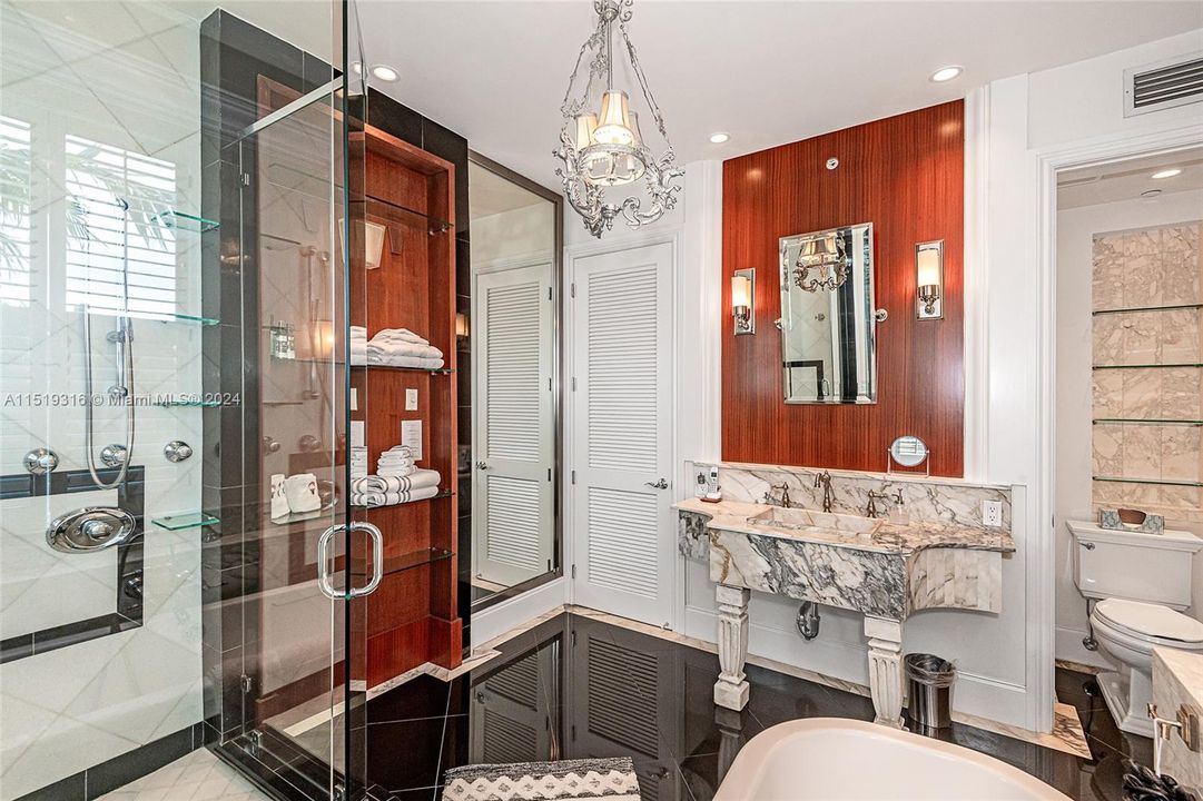 Recently Sold: $1,225,000 (3 beds, 3 baths, 1900 Square Feet)