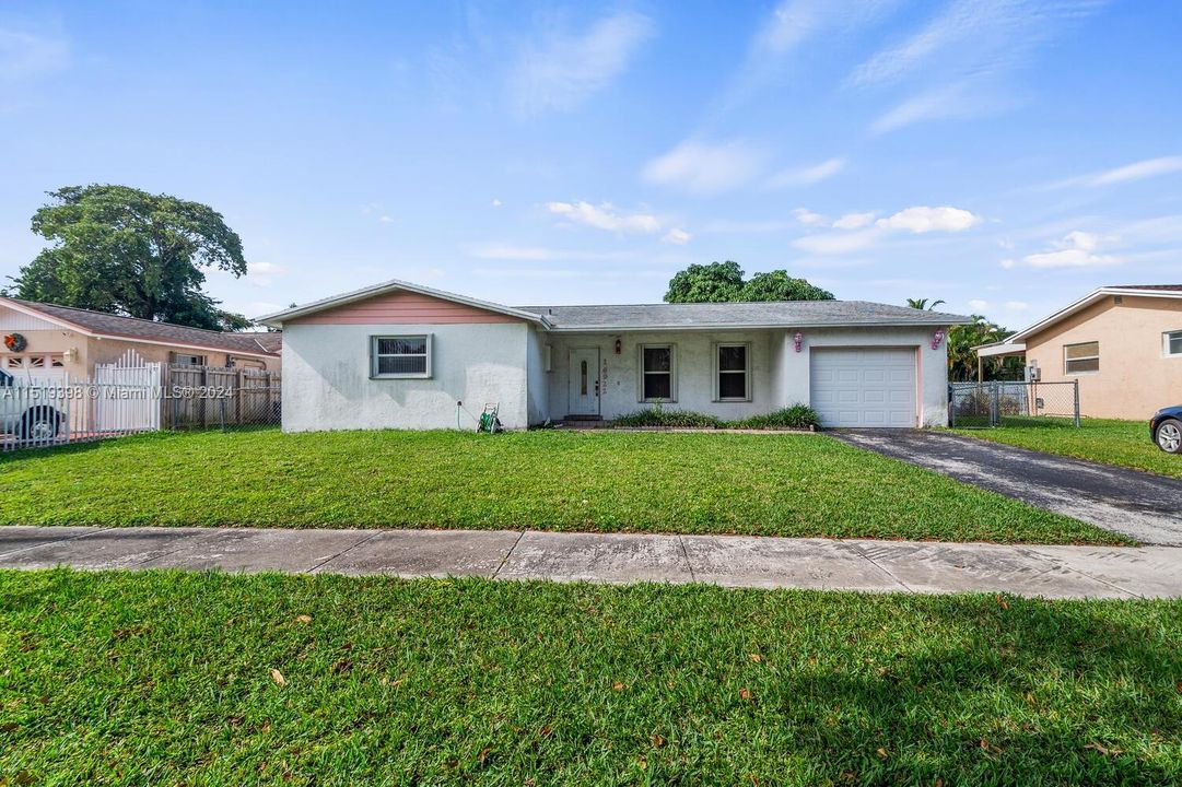 Recently Sold: $479,000 (3 beds, 2 baths, 1604 Square Feet)